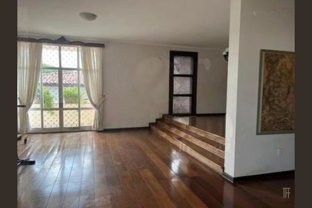Casa para alugar com 364m², 3 quartos e 4 vagas