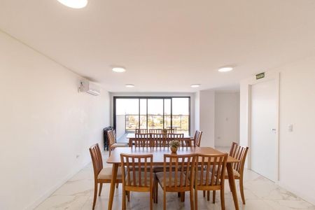 Studio à venda com 28m², 1 quarto e sem vaga Studio à venda com 28m², 1 quarto e sem vagaÁrea comum - Salão de festas
