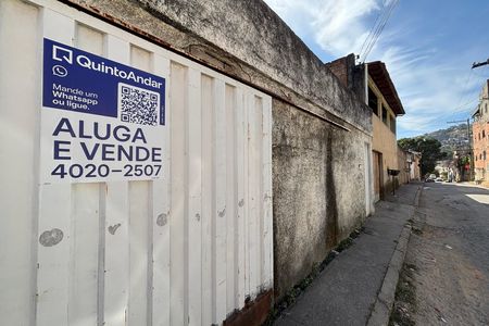 Plaquinha Instalada de casa à venda com 5 quartos, 200m² em Jardim Felicidade, Belo Horizonte