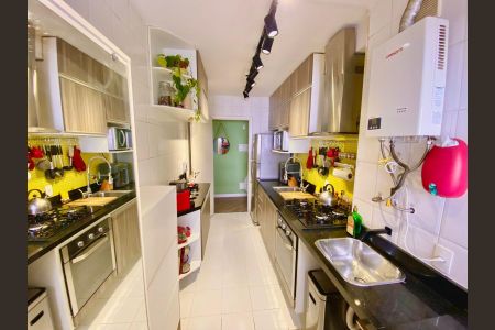 Apartamento à venda com 75m², 2 quartos e 2 vagas Apartamento à venda com 75m², 2 quartos e 2 vagasCozinha