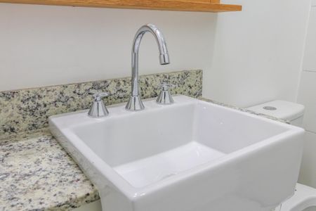 Apartamento para alugar com 55m², 2 quartos e 1 vaga Apartamento para alugar com 55m², 2 quartos e 1 vagaBanheiro da Suíte