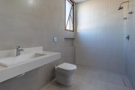 Banheiro de casa de condomínio à venda com 4 quartos, 509m² em Parque Imperador, Campinas