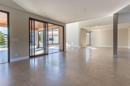 Casa de condomínio à venda com 509m², 4 quartos e 4 vagas Casa de condomínio à venda com 509m², 4 quartos e 4 vagasHall de Entrada