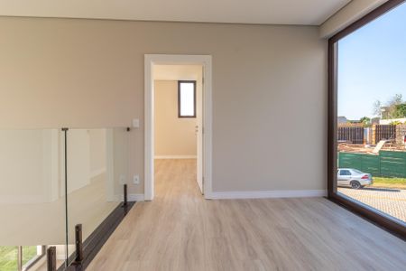 Casa de condomínio à venda com 509m², 4 quartos e 4 vagas Casa de condomínio à venda com 509m², 4 quartos e 4 vagasQuarto
