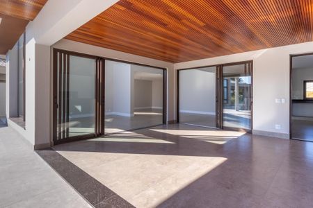 Casa de condomínio à venda com 509m², 4 quartos e 4 vagas Casa de condomínio à venda com 509m², 4 quartos e 4 vagasHall de Entrada