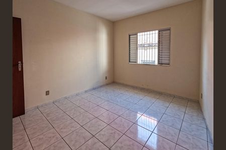 Casa para alugar com 220m², 3 quartos e 1 vaga