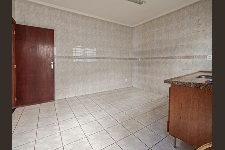 Casa para alugar com 220m², 3 quartos e 1 vaga