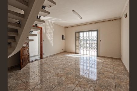 Casa para alugar com 220m², 3 quartos e 1 vaga