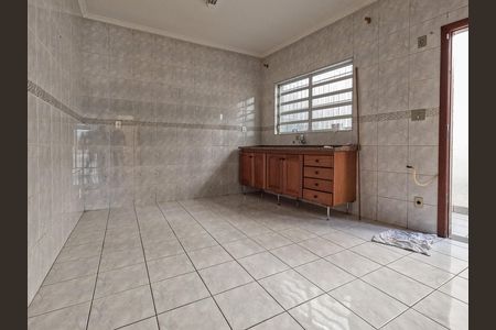 Casa para alugar com 220m², 3 quartos e 1 vaga