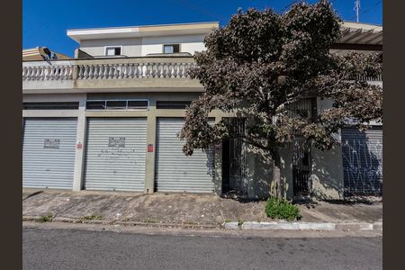 Casa para alugar com 220m², 3 quartos e 1 vaga