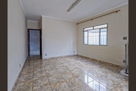 Casa para alugar com 3 quartos, 220m² em Jardim Sao Jose, São Paulo