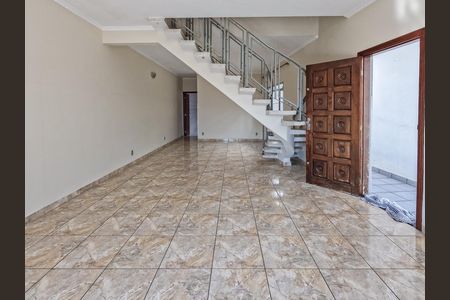 Casa para alugar com 220m², 3 quartos e 1 vaga