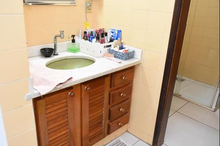 Casa à venda com 125m², 3 quartos e 2 vagas Casa à venda com 125m², 3 quartos e 2 vagasBanheiro Social