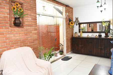 Casa à venda com 125m², 3 quartos e 2 vagas Casa à venda com 125m², 3 quartos e 2 vagasjanela sala jantar