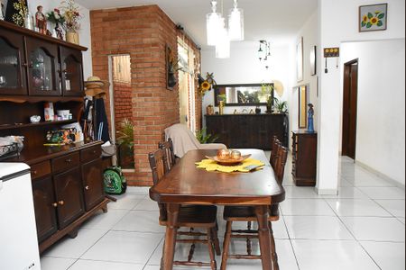 Casa à venda com 125m², 3 quartos e 2 vagas Casa à venda com 125m², 3 quartos e 2 vagassala de jantar