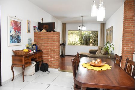 Casa à venda com 125m², 3 quartos e 2 vagas Casa à venda com 125m², 3 quartos e 2 vagassala jantar