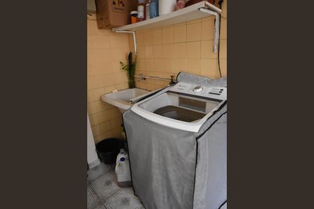 Casa à venda com 125m², 3 quartos e 2 vagas Casa à venda com 125m², 3 quartos e 2 vagasarea serviço maquina + tanque