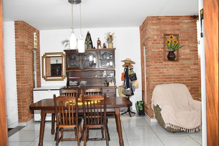 Casa à venda com 125m², 3 quartos e 2 vagas Casa à venda com 125m², 3 quartos e 2 vagassala jantar