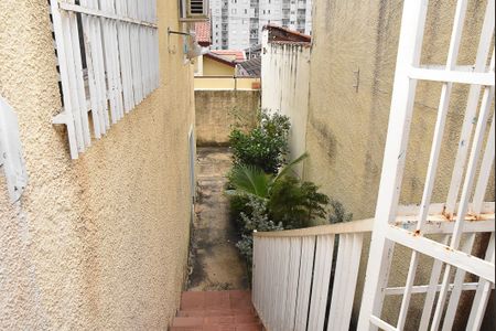 escada que leva ao quintal de casa à venda com 3 quartos, 125m² em Cidade Luíza, Jundiaí