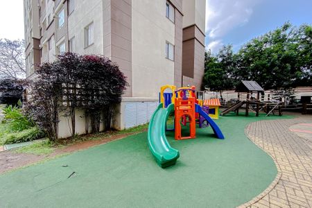 Apartamento para alugar com 75m², 2 quartos e 2 vagasÁrea comum - Playground