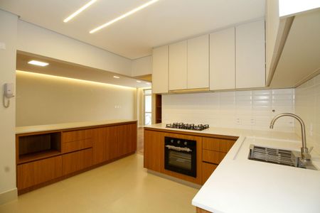 Cozinha de apartamento à venda com 3 quartos, 125m² em Pinheiros, São Paulo