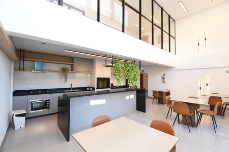 Área comum de kitnet/studio para alugar com 1 quarto, 34m² em Bom Retiro, Curitiba