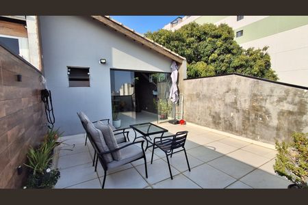 Apartamento à venda com 132m², 3 quartos e 2 vagas Apartamento à venda com 132m², 3 quartos e 2 vagasCobertura