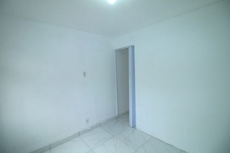 Quarto  1 de apartamento para alugar com 2 quartos, 46m² em Irajá, Rio de Janeiro