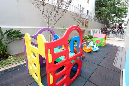 Apartamento à venda com 99m², 2 quartos e 1 vaga