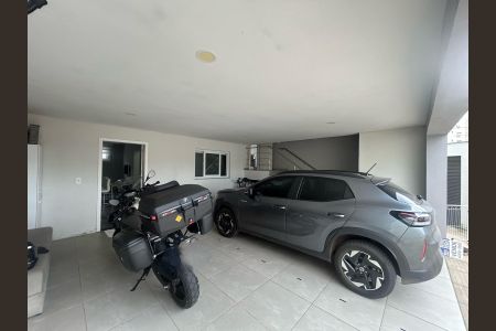 Garagem de casa à venda com 5 quartos, 195m² em Igara, Canoas