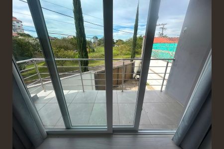 Sacada de casa à venda com 5 quartos, 195m² em Igara, Canoas