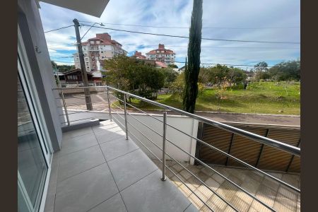 Sacada de casa à venda com 5 quartos, 195m² em Igara, Canoas
