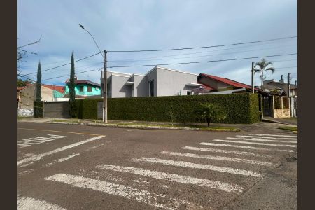 Fachada de casa à venda com 5 quartos, 195m² em Igara, Canoas