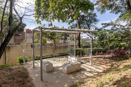 Pracinha de apartamento para alugar com 2 quartos, 46m² em São João Batista, Belo Horizonte