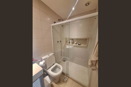 Apartamento à venda com 128m², 3 quartos e 3 vagas Apartamento à venda com 128m², 3 quartos e 3 vagasBanheiro Social