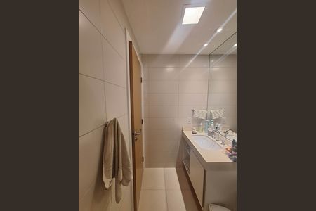 Apartamento à venda com 128m², 3 quartos e 3 vagas Apartamento à venda com 128m², 3 quartos e 3 vagasBanheiro Social