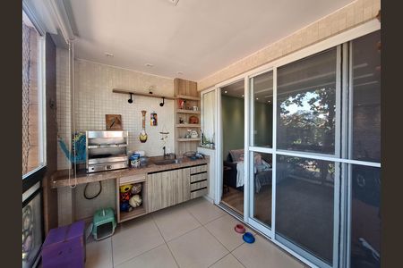 Apartamento à venda com 128m², 3 quartos e 3 vagas Apartamento à venda com 128m², 3 quartos e 3 vagasVaranda