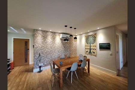 Apartamento à venda com 128m², 3 quartos e 3 vagas Apartamento à venda com 128m², 3 quartos e 3 vagasSala