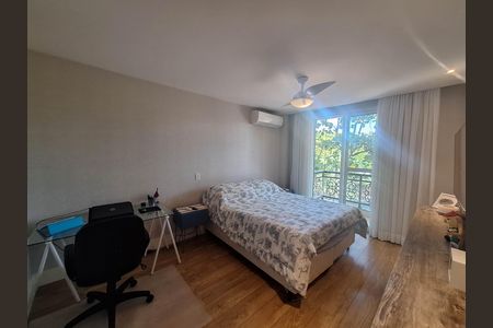 Apartamento à venda com 128m², 3 quartos e 3 vagas Apartamento à venda com 128m², 3 quartos e 3 vagasSuíte