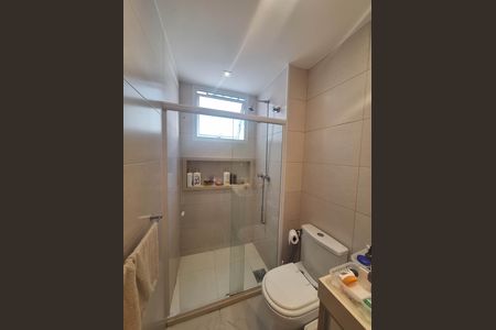 Apartamento à venda com 128m², 3 quartos e 3 vagas Apartamento à venda com 128m², 3 quartos e 3 vagasBanheiro da Suíte