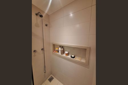 Apartamento à venda com 128m², 3 quartos e 3 vagas Apartamento à venda com 128m², 3 quartos e 3 vagasBanheiro Social