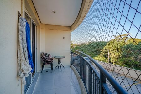 Apartamento à venda com 90m², 3 quartos e 2 vagas Apartamento à venda com 90m², 3 quartos e 2 vagasVaranda