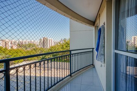 Apartamento à venda com 90m², 3 quartos e 2 vagas Apartamento à venda com 90m², 3 quartos e 2 vagasVaranda