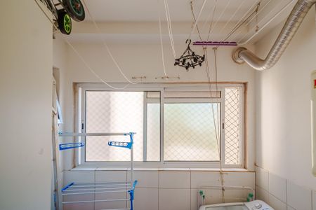 Apartamento à venda com 90m², 3 quartos e 2 vagas Apartamento à venda com 90m², 3 quartos e 2 vagasÁrea de Serviço