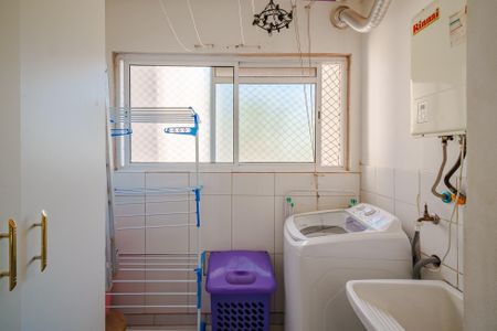 Apartamento à venda com 90m², 3 quartos e 2 vagas Apartamento à venda com 90m², 3 quartos e 2 vagasÁrea de Serviço