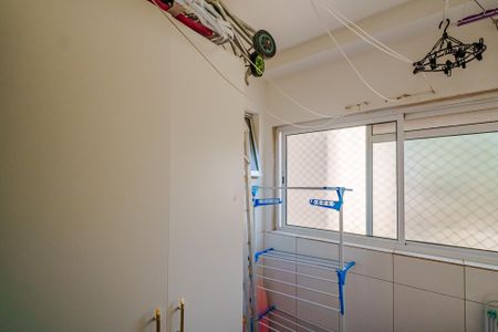 Apartamento à venda com 90m², 3 quartos e 2 vagas Apartamento à venda com 90m², 3 quartos e 2 vagasÁrea de Serviço