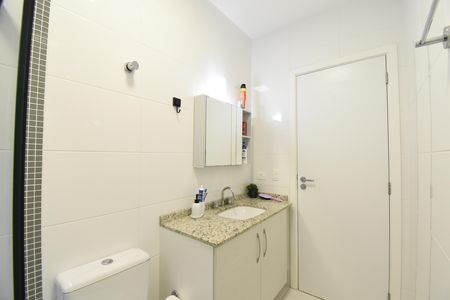 Casa de condomínio à venda com 130m², 3 quartos e 2 vagasBanheiro