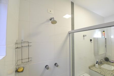 Casa de condomínio à venda com 130m², 3 quartos e 2 vagasBanheiro
