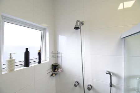 Casa de condomínio à venda com 130m², 3 quartos e 2 vagasBanheiro da Suíte