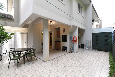 Casa de condomínio à venda com 130m², 3 quartos e 2 vagasÁrea externa